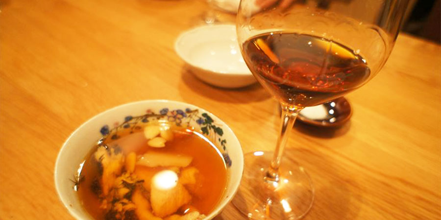 【ぶらり黄酒探訪 9】『サエキ飯店』(目黒)~黄酒5種の選酒で感じるユニークな個性。ルーツ”香港”に軸を置いて繰り広げられる満腹満足コース~
